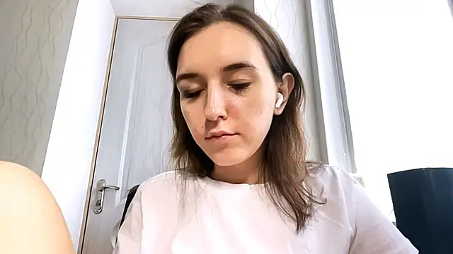 Mia_labs' Live Chat Room