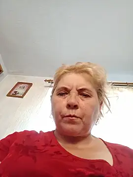 Elena_Beautiful784's Live Chat Room