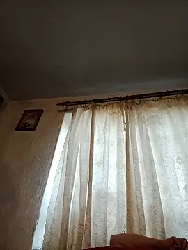 Elena_Beautiful784's Live Chat Room