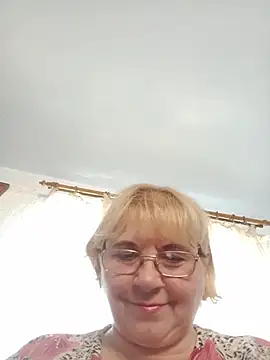 Živá chatovací místnost Elena_Beautiful784