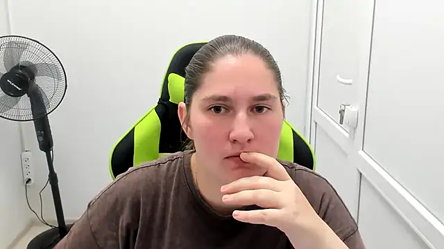 Pokazy przed seks kamerką na żywo – LunaVenom