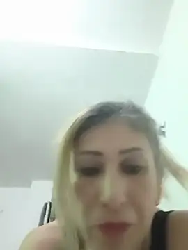 cielo-rojo's Live Chat Room