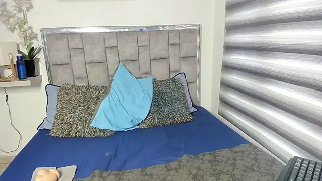GIGI_CAMPBEL чат на живо