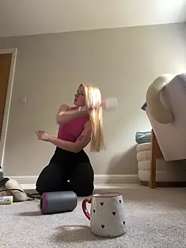 bleurose18's Live Sex Cam Show