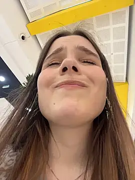 Lunabelle_ – Naživo chatovacia miestnosť