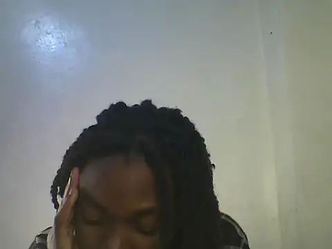 cutebrownny's Live Chat Room