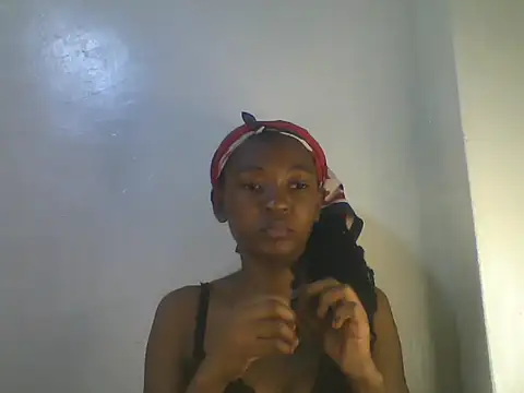 cutebrownny's Live Chat Room