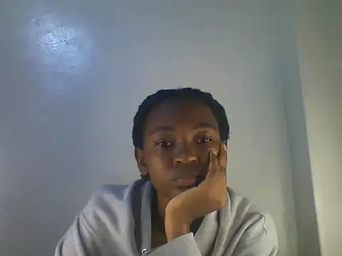 cutebrownny's Live Chat Room