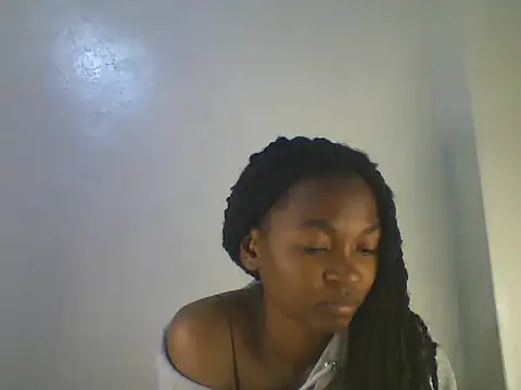 cutebrownnyn Live chat-huone