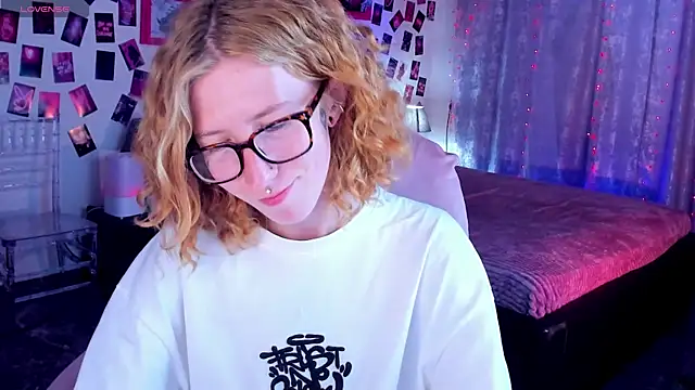 Živá chatovací místnost TerriaReed