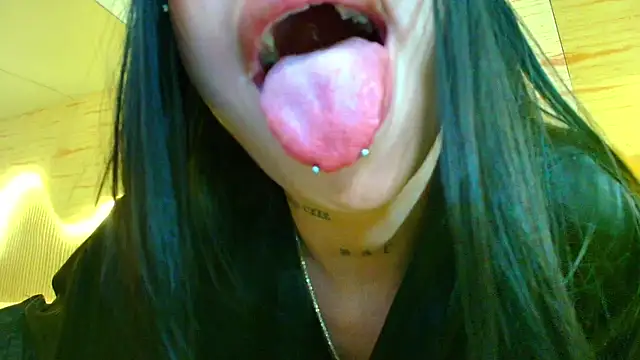Chloe__r live-chat rom