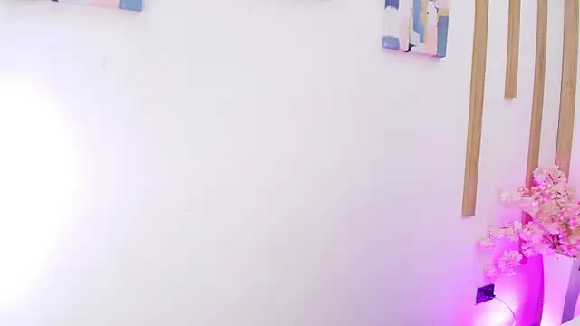 Chat soba uživo modela Clohe_Jones