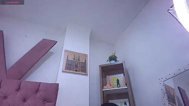 Saraa_More Live Chatraum