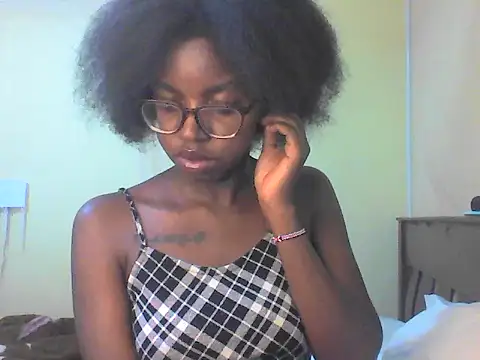 Ebonymuse Adlı Modelin Canlı Sohbet Odası