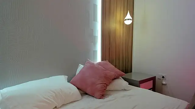 jade_swann Adlı Modelin Canlı Sohbet Odası