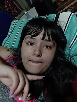 Luu_19 Adlı Modelin Canlı Sohbet Odası