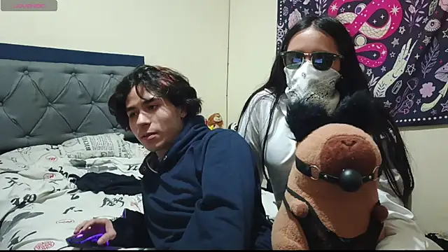 חדר צ'אט בשידור חי של MoonVelvetDUO