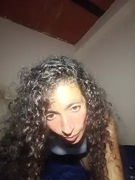 arianahillt – live chatrum