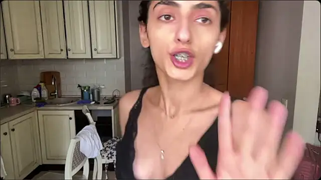 ShantiLeavitt Adlı Modelin Canlı Sohbet Odası