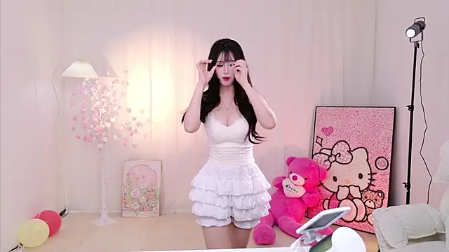 חדר צ'אט בשידור חי של susumillie_