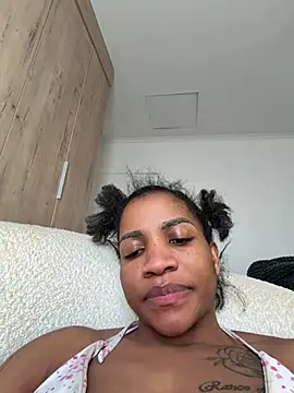Milkypucy's Live Chat Room