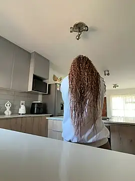 غرفة دردشة Milkypucy المباشرة