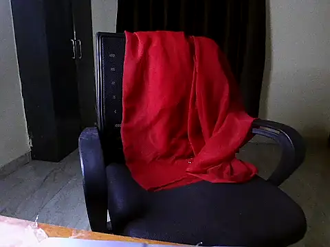 Sassy_snehaa – Naživo chatovacia miestnosť