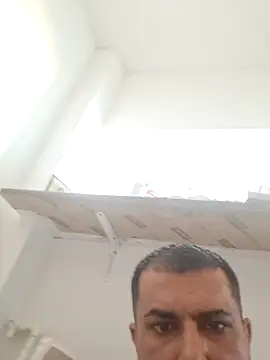 غرفة د ردشة Laur9721 المباشرة