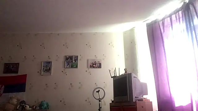 SERBIAN_KISS Adlı Modelin Canlı Sohbet Odası