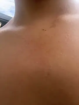 Živá chatovací místnost LiliSakuraXXX
