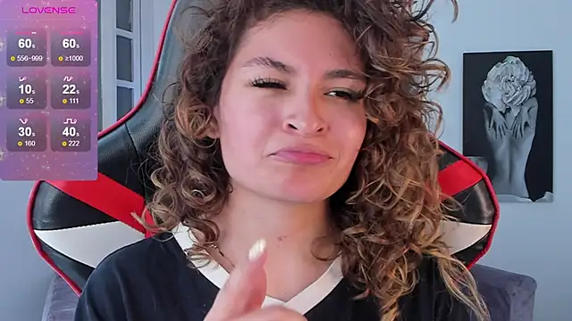 Emily_fiori Adlı Modelin Canlı Sohbet Odası