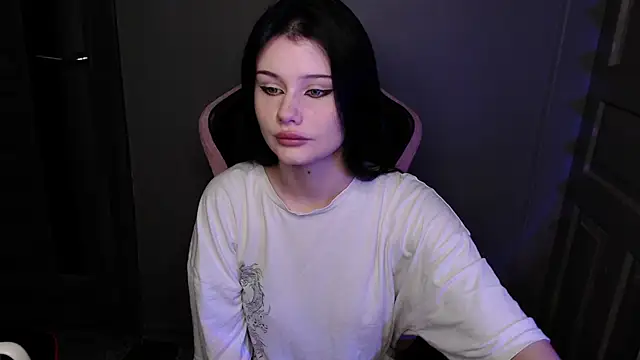Pokazy przed seks kamerką na żywo – moonraven_86