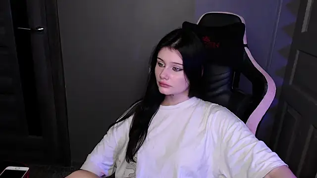 Živá chatovací místnost moonraven_86