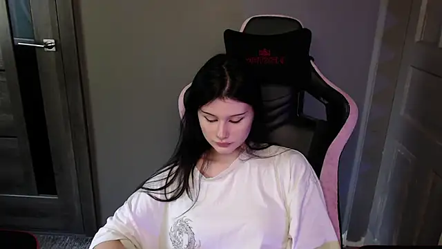 Živá chatovací místnost moonraven_86