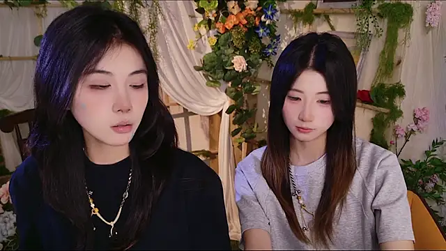 GuLuGroup's Live Sex Cam Show