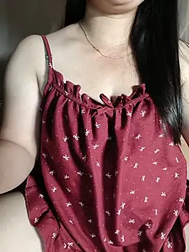 غرفة دردشة Nganquynh_2k2 المباشرة