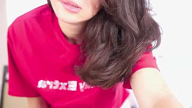 Chat soba uživo modela IndomitableMaid