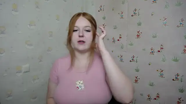 Seks show uživo modela LeraSi66 na kameri