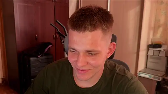 הופעת סקס קאם בשידור חי של Nikclak