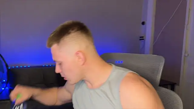 Show modela Nikclak na web-kameri