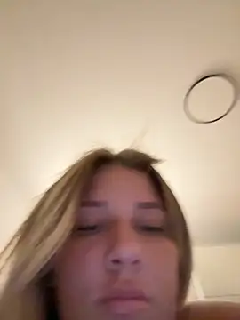 NeleWagner Adlı Modelin Canlı Sohbet Odası