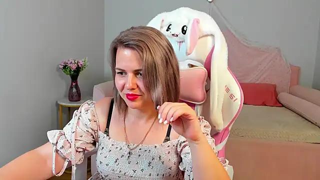 AdeleRavelle's Live Chat Room