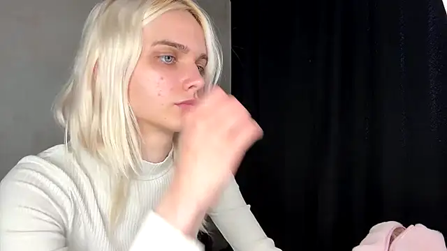 CaliScott_'s Live Chat Room