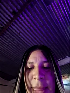 mia69rober's Live Chat Room