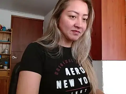 Živá chatovací místnost officialRoseVelvet