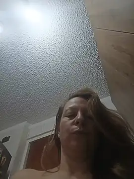 Chat soba uživo modela sky_sanz1