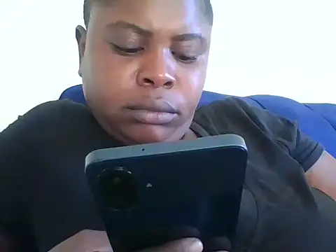 bubbly_ass254's Live Chat Room