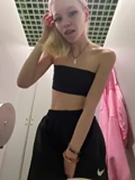 Foxy_Blondie's Live Chat Room