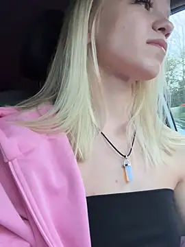 Foxy_Blondie's Live Chat Room