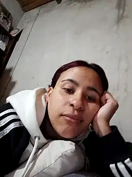 חדר צ'אט בשידור חי של nenasmalas
